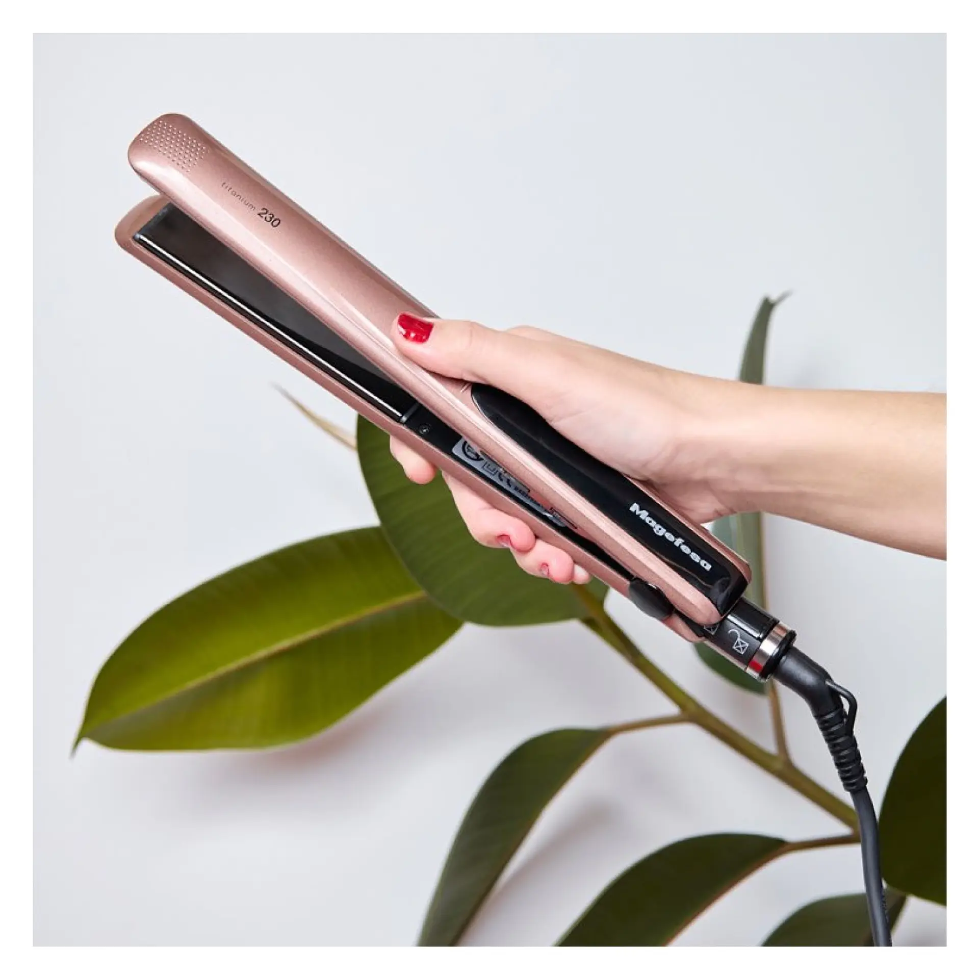 Plancha Pelo 45w Titanio 230°C Cintia MGF7542 Magefesa  4