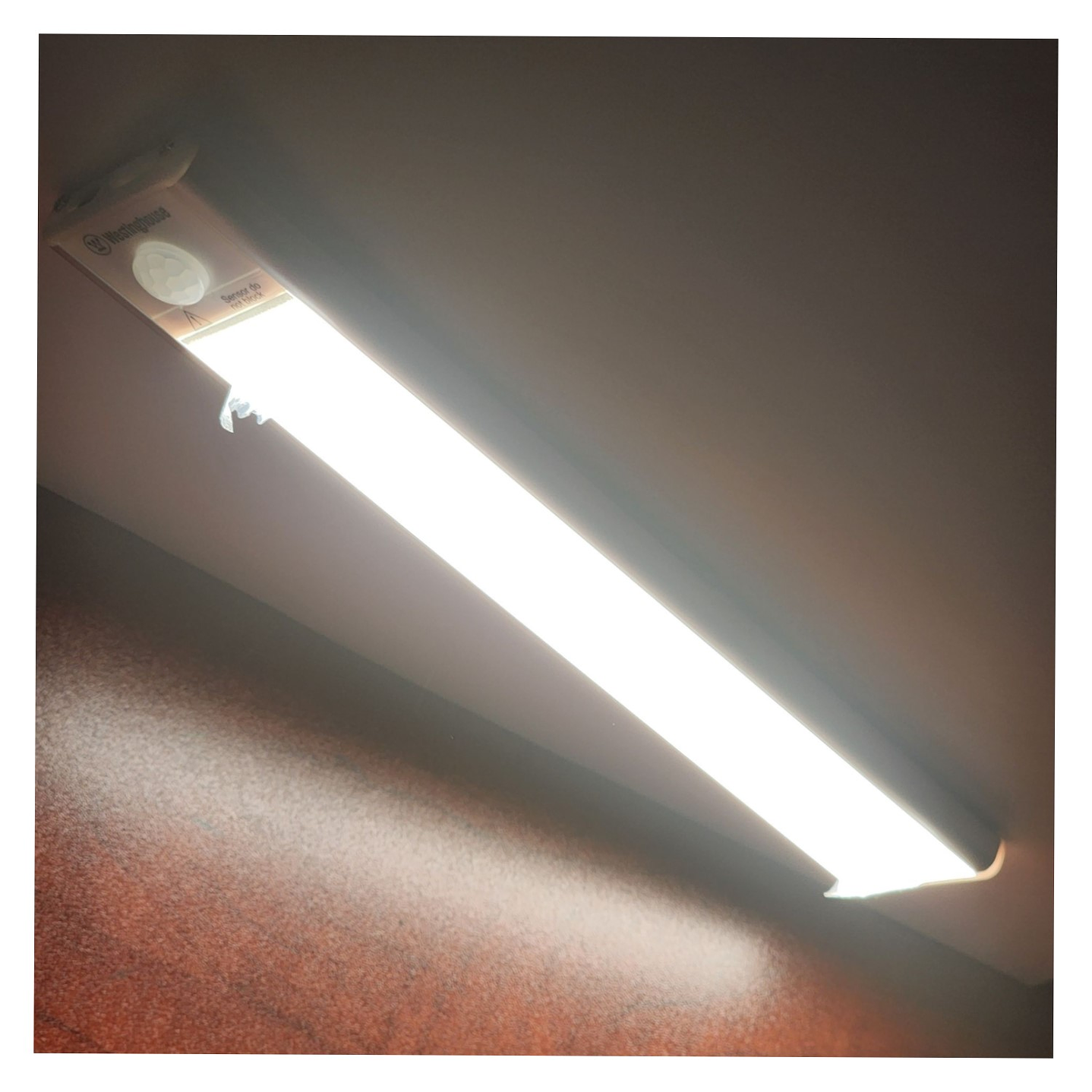 Lámpara Recargable Sensor Movimiento WF229-CB Westinghouse 8