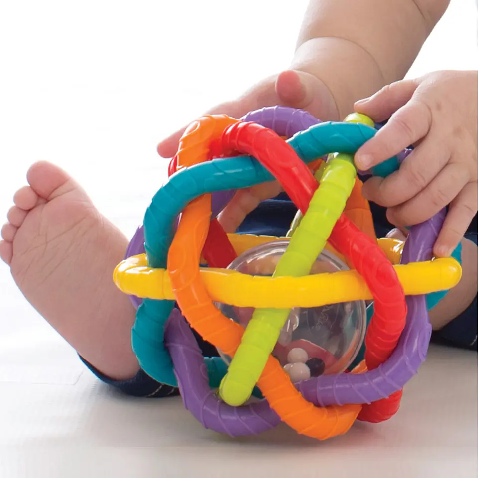 Pelota Sonajero Multicolor Bendy Playgro 2