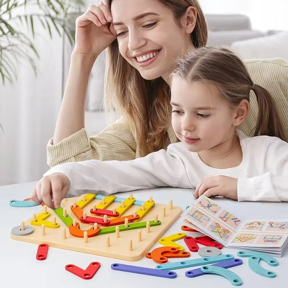 Tablero de Madera Geometría Clasificación Montessori 33 pcs 2