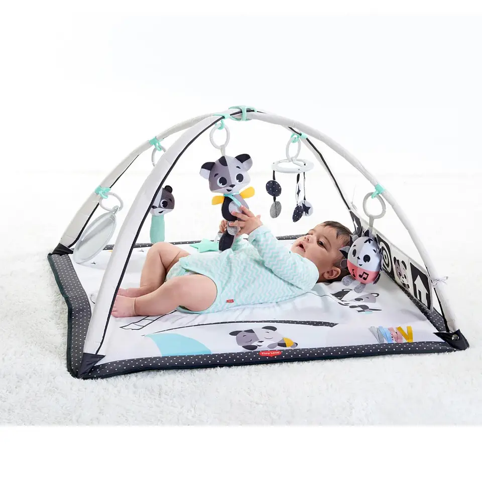 Gimnasio Magical Tales Blanco y Negro Tiny Love 0m+ 2