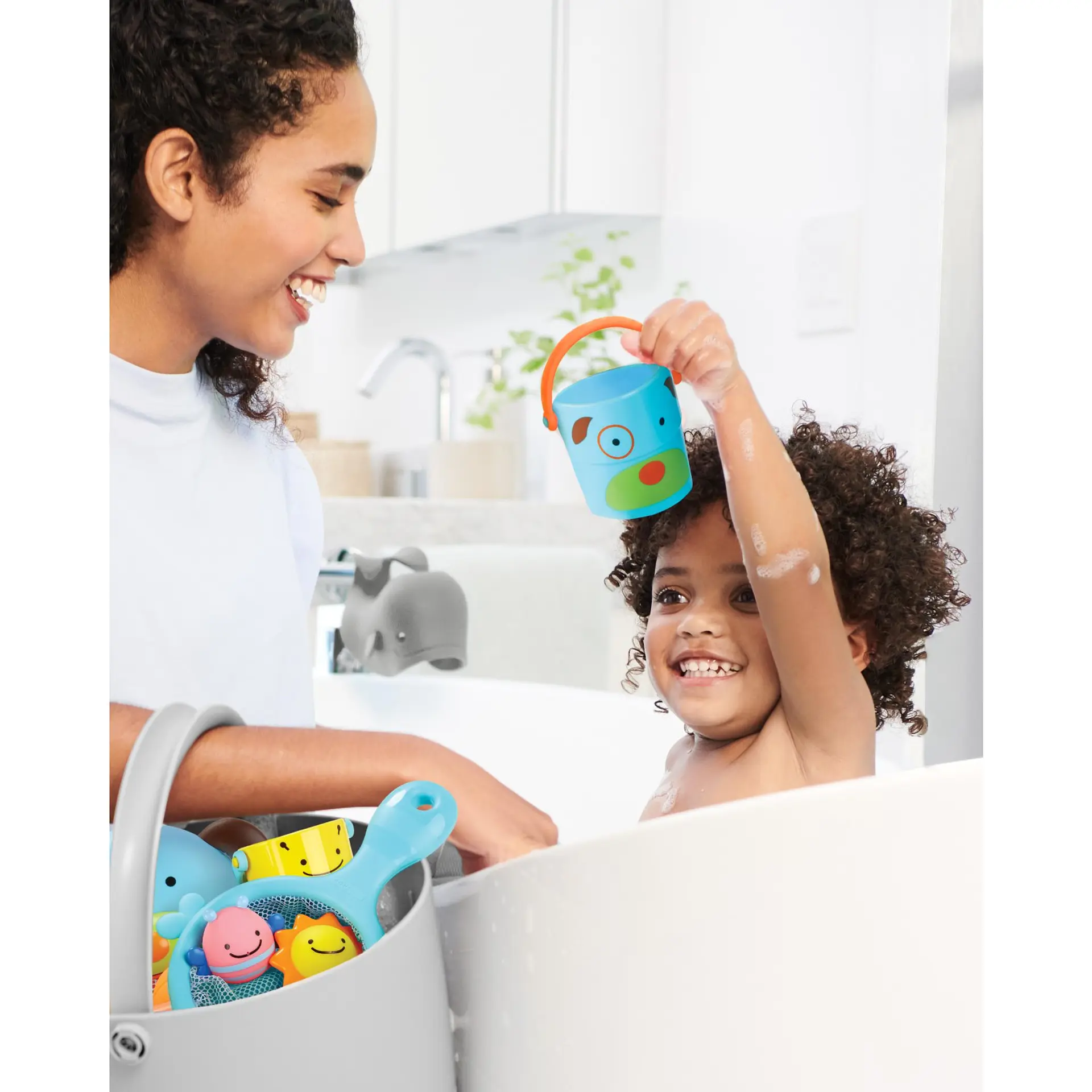 Juguete Agua Baldes Cubetas Zoo Skip Hop Para Apilar 5