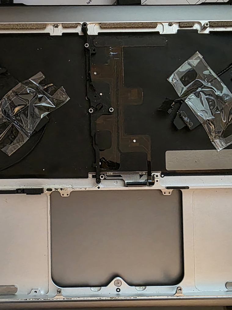 Base Inferior / Carcaça Interna MacBook A1278 - 2010 – Original Apple 2