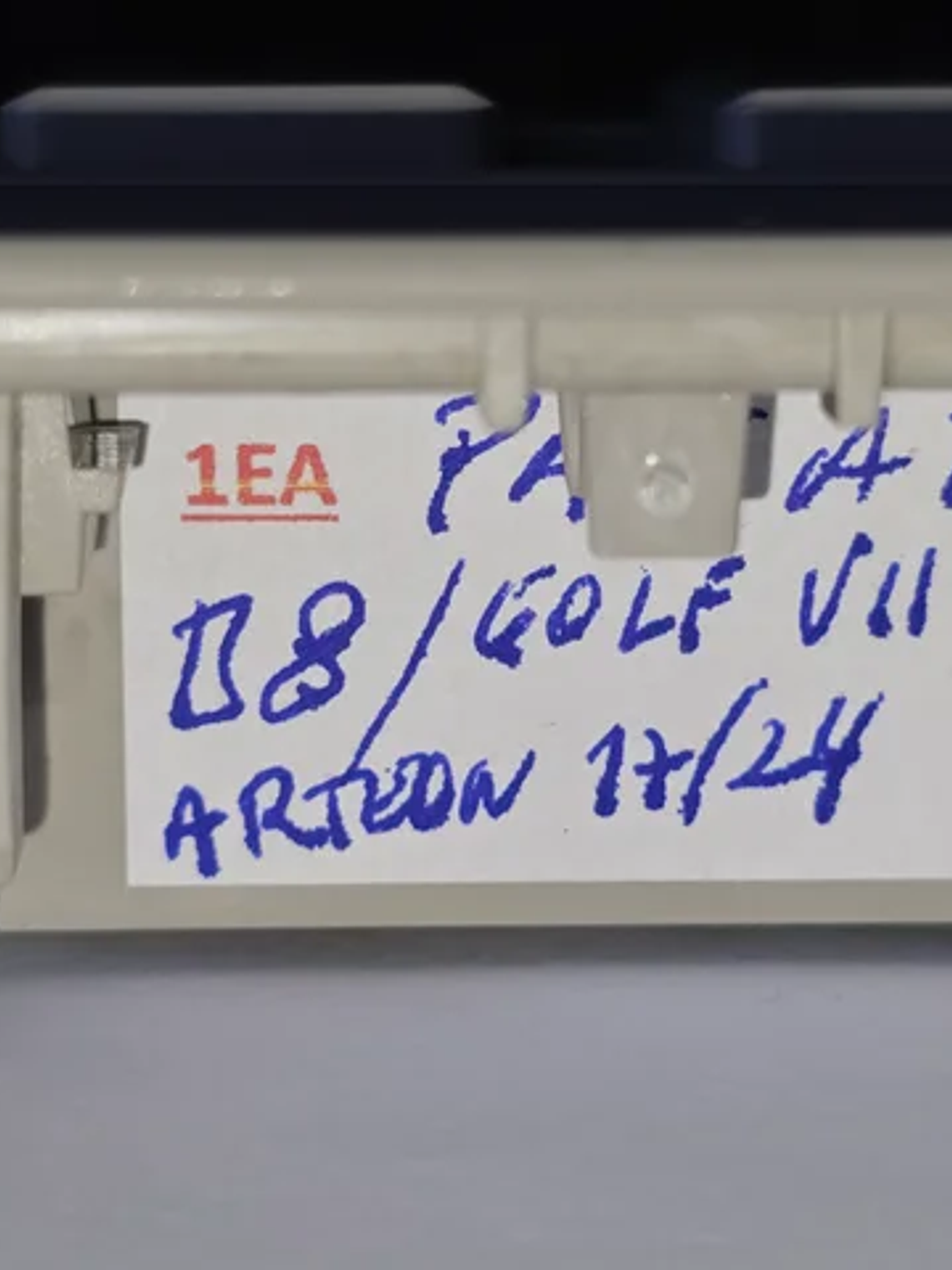 Quebra-luz Traseiro Iluminação de Salão (Cabina) - Ref. 5G0947291K 2