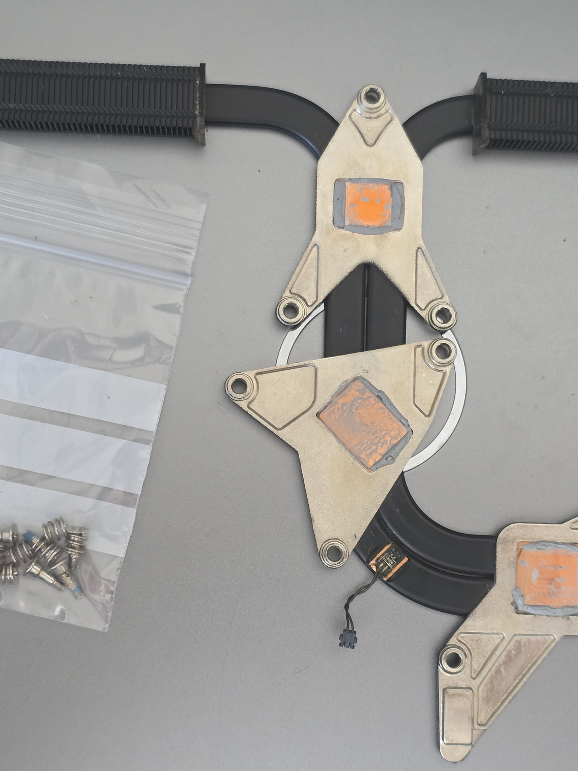  Dissipador de Calor MacBook Pro A1286 (2008) 2