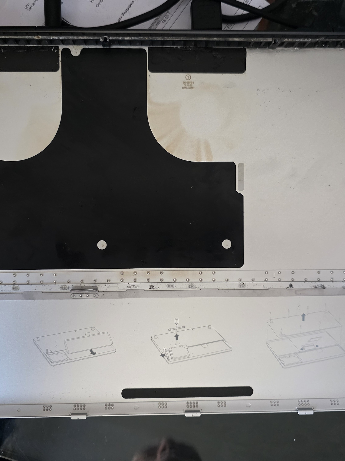 Tampa Inferior MacBook Pro A1286 (2008) 2