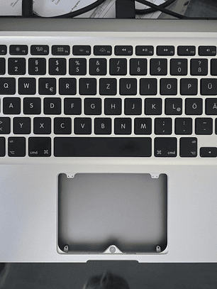 Carcaça Superior com Teclado – MacBook Pro A1278 (2010) – QWERTZ Alemão