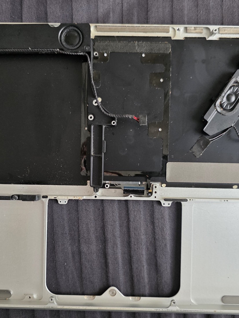 Palmrest Original – MacBook Pro A1278 (2009) 2