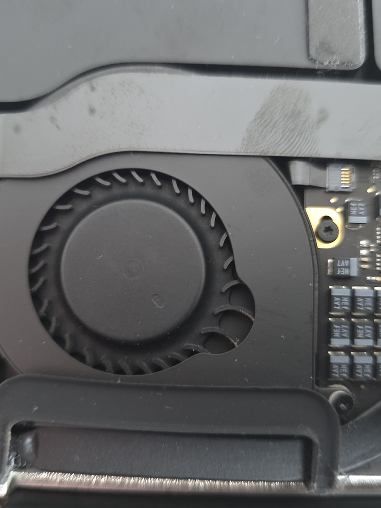 Notebook Apple Macbook A1466 Emc 2925 2015 - 46D 32