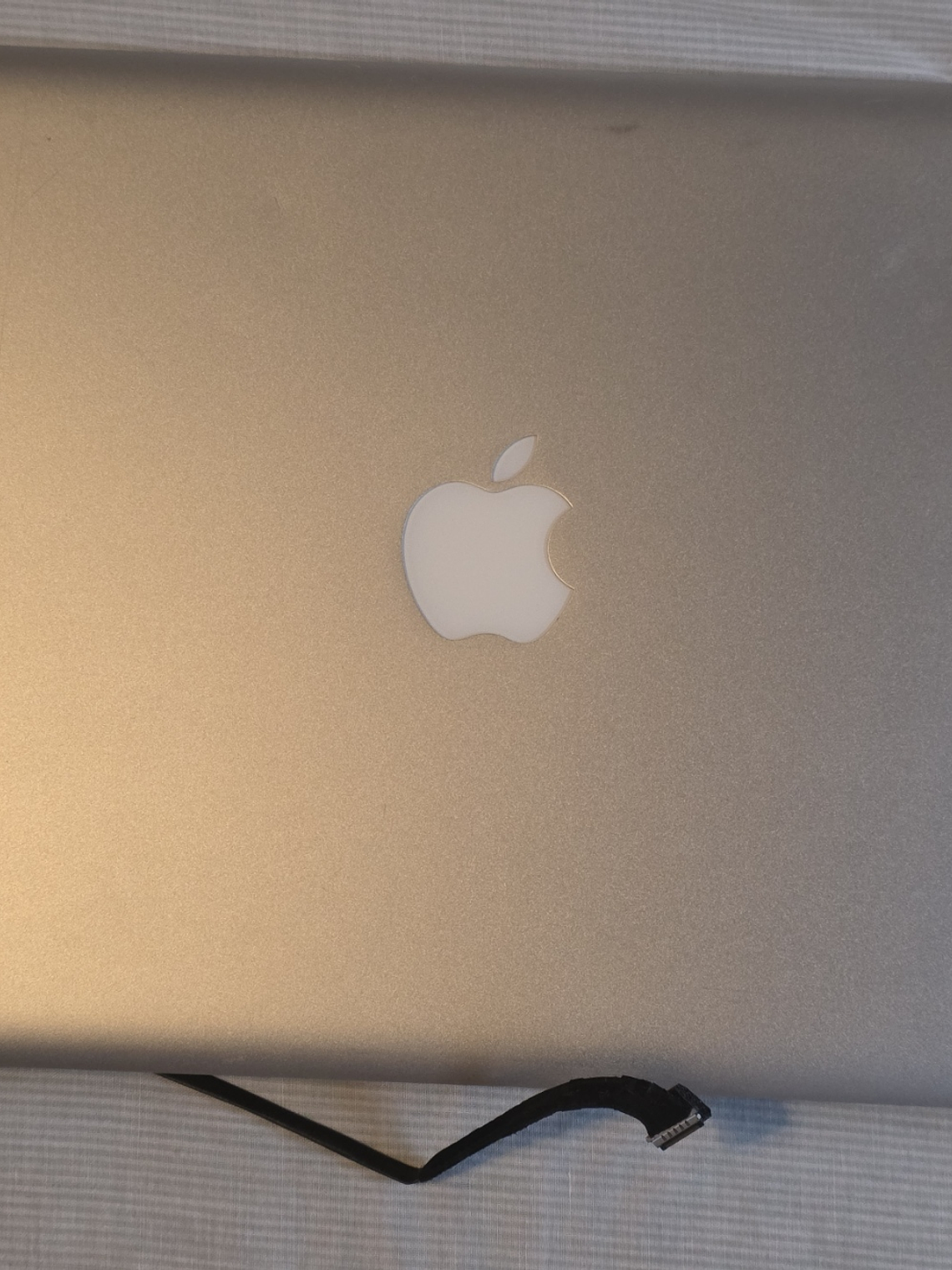 Tela MacBook Pro A1278 2010 — Pequena Mancha 1