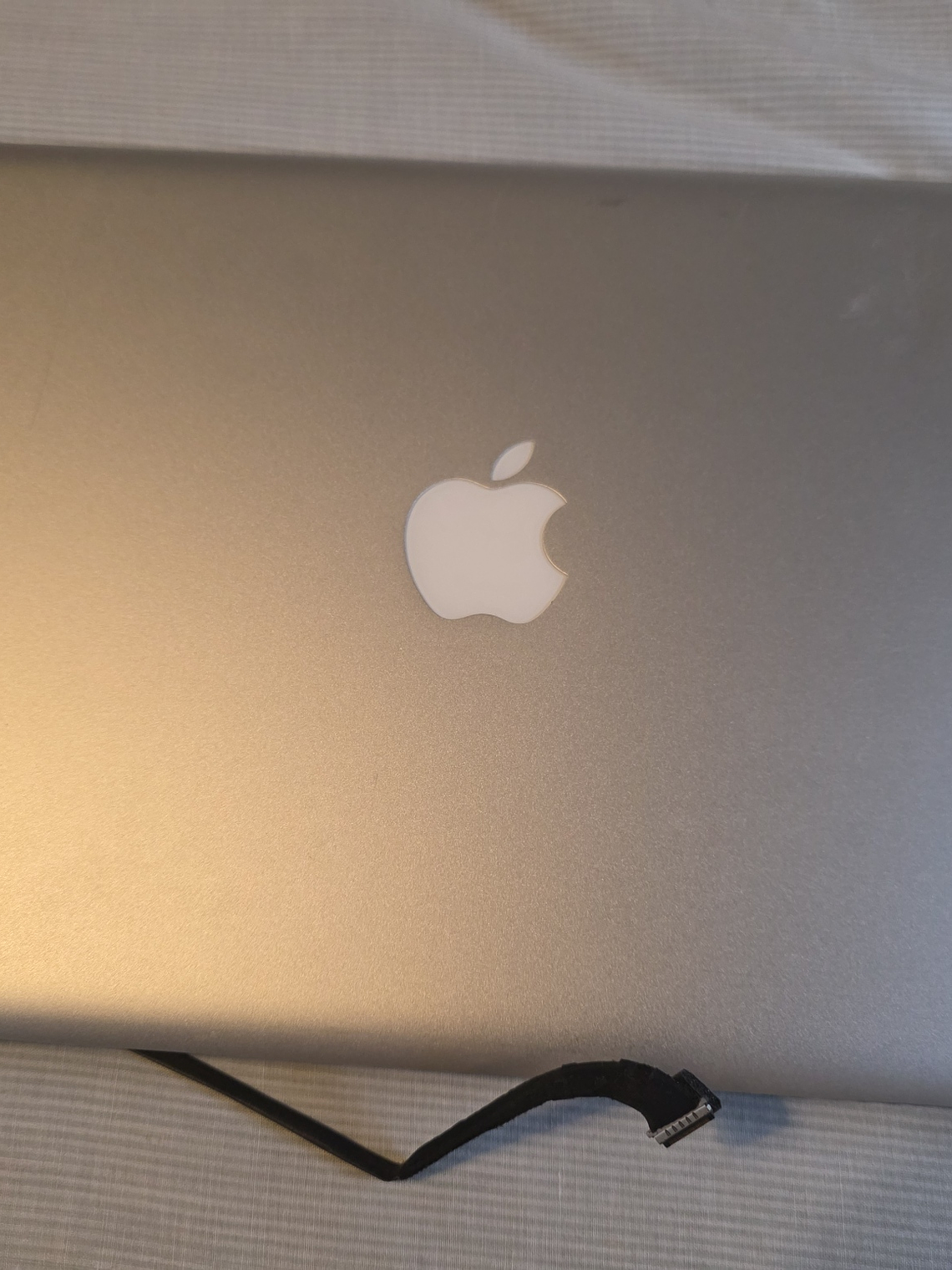 Tela MacBook Pro A1278 2010 — Pequena Mancha 2