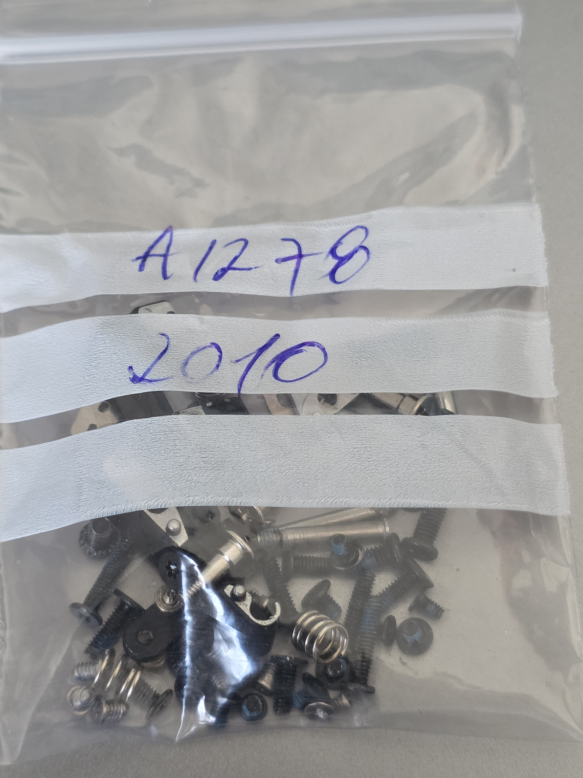 Parafusos MacBook Pro A1278 2010 Conjunto Completo 1