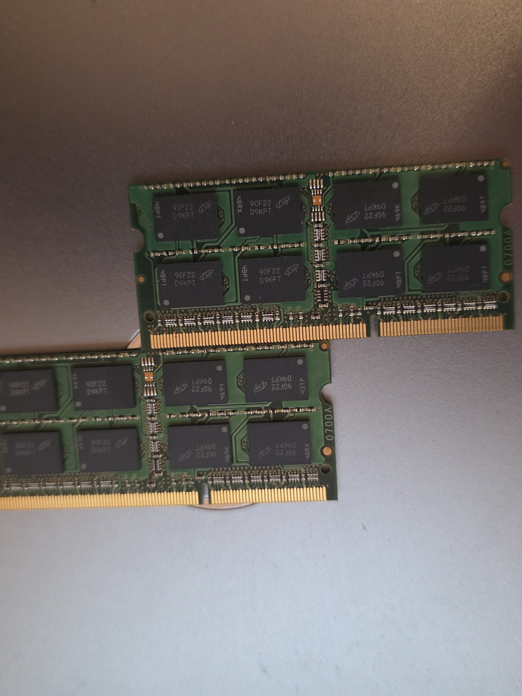 Memórias RAM 2GB DDR3 SO-DIMM (Kit 2x2GB) 2