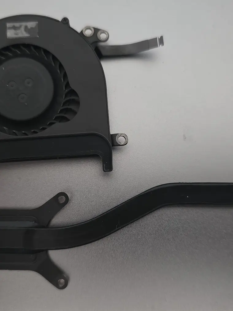 Peças do MacBook Air A1370 EMC 2471 - 2011 - 4A0 6