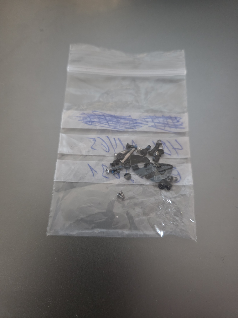 Peças do Macbook A1465 EMC 2631 4Gb i5 1.3Ghz - 4B1 14