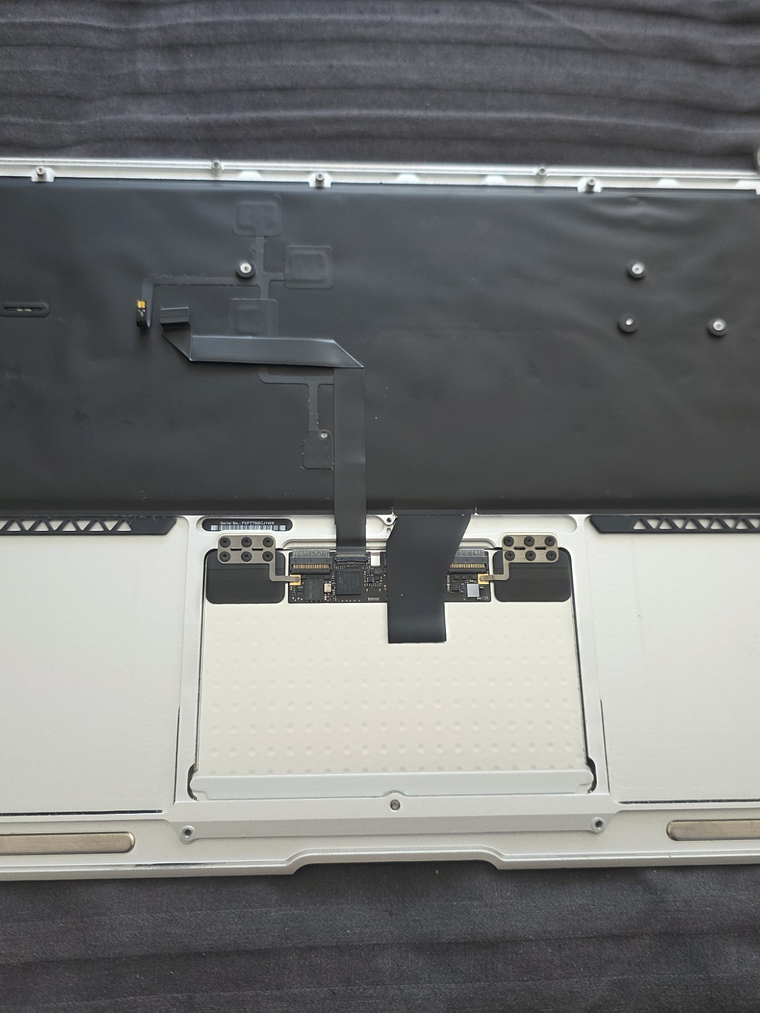 Peças do Macbook A1466 - Emc 3178 - 4B6 6