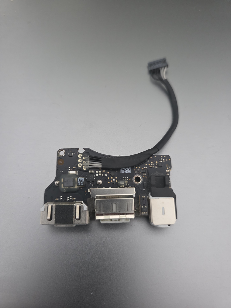 Peças do Macbook A1466 - Emc 3178 - 4B6 7