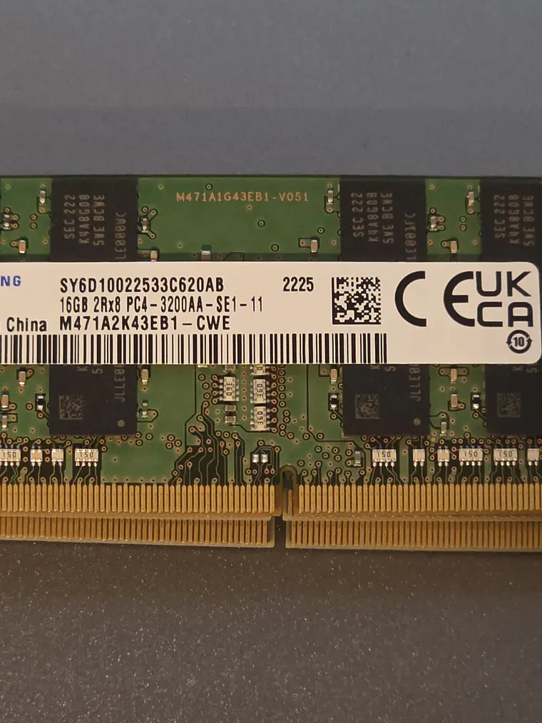 Memória RAM Samsung 16GB DDR4 - M471A2K43EB1-CWE 1