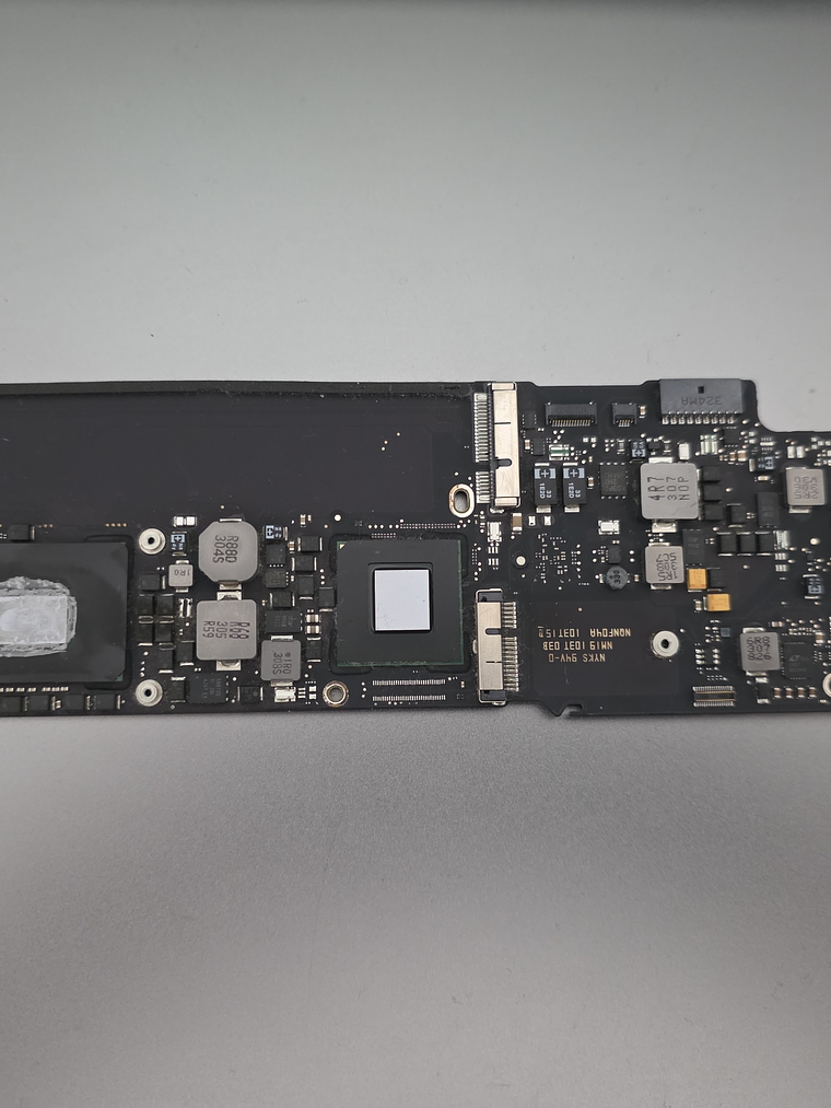 Peças do Macbook A1466 - Emc 2559 - 4B8 15