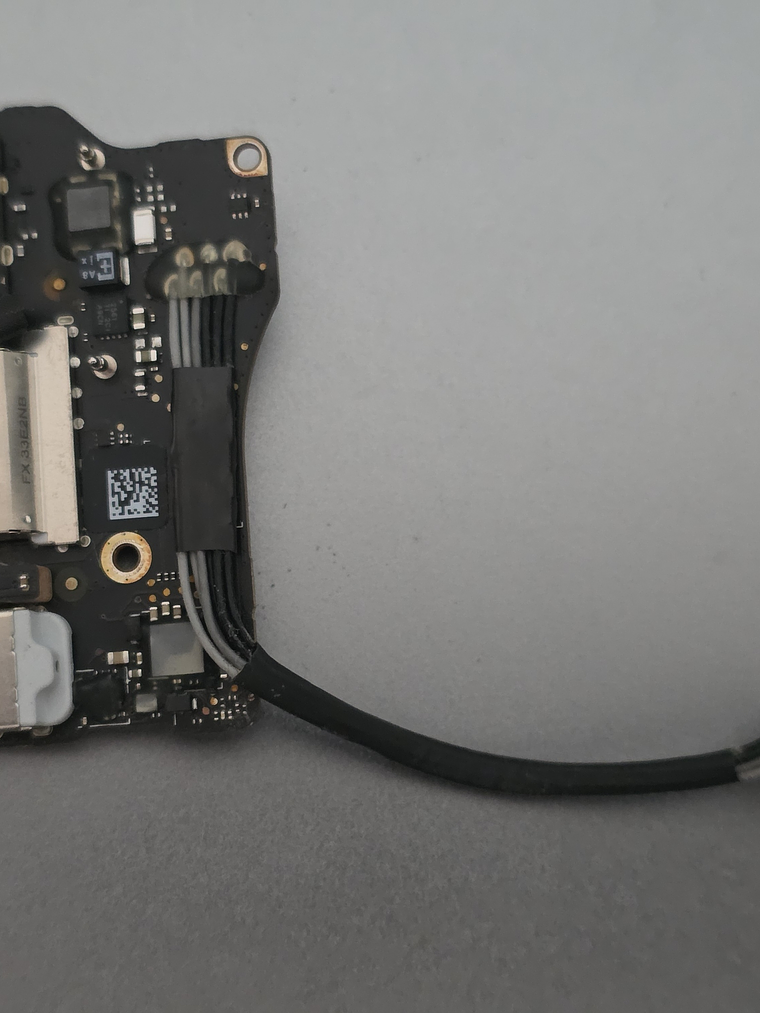 Peças do Macbook A1466 - Emc 2559 - 4B8 21