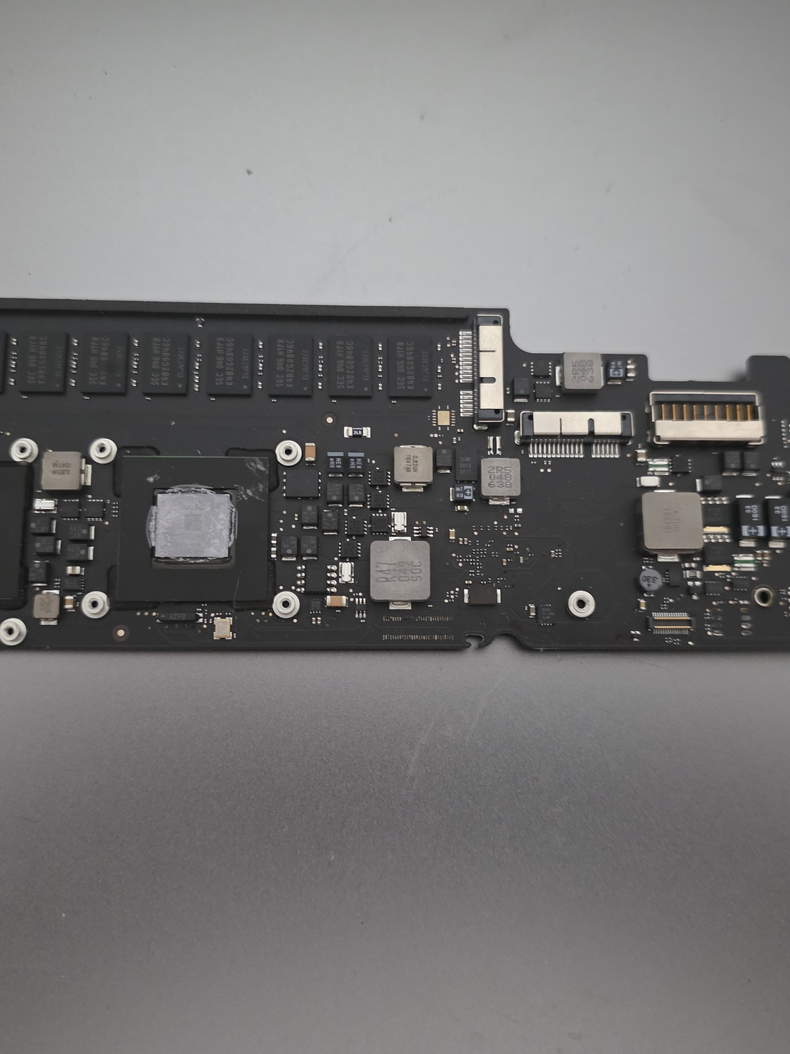 Peças do MacBook Air A1370 EMC 2393 - 2010 - 4B0 2