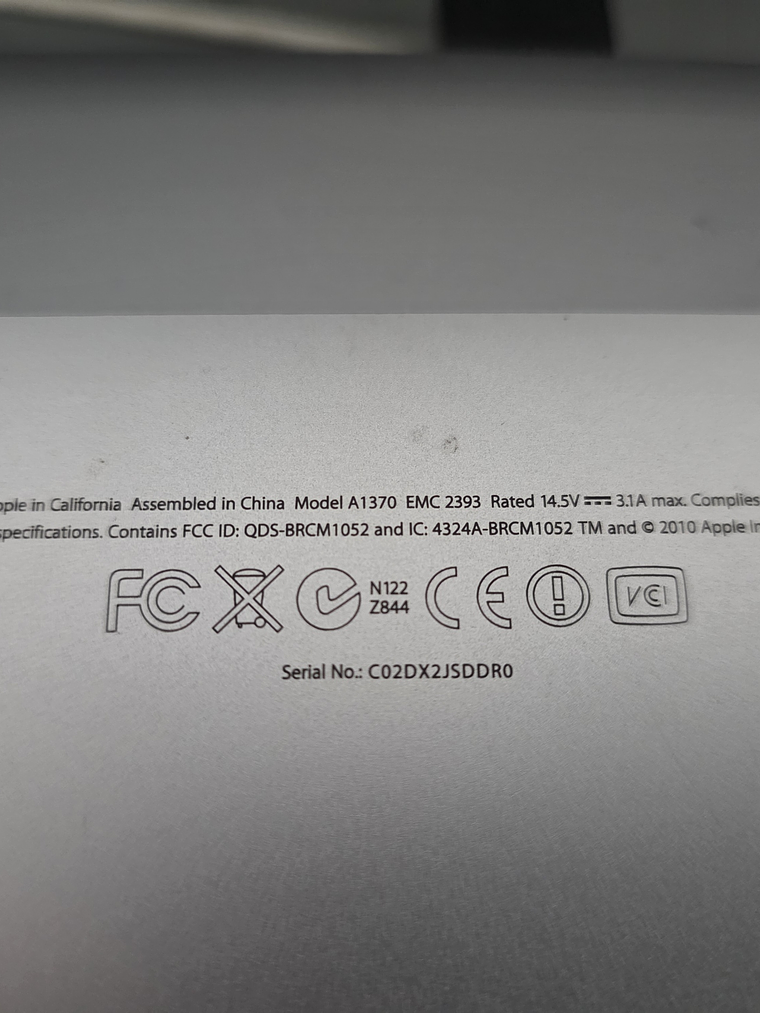 Peças do MacBook Air A1370 EMC 2393 - 2010 - 4B0 11