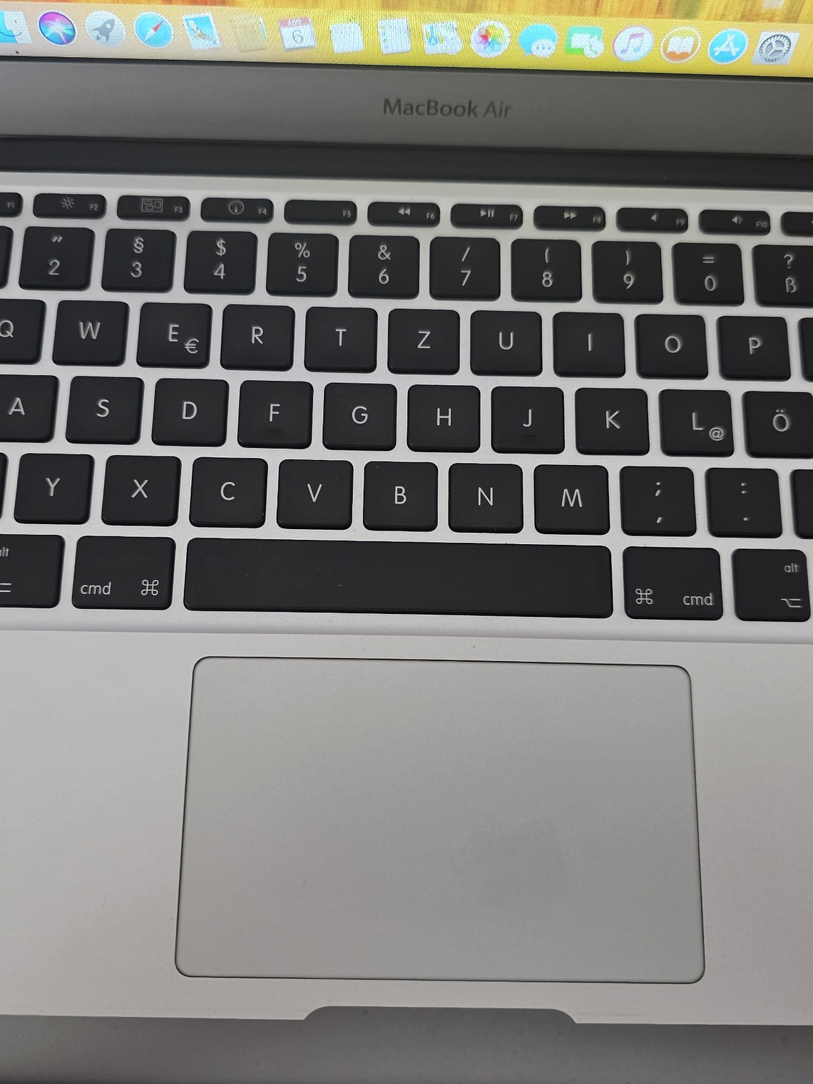 Peças do MacBook Air A1370 EMC 2393 - 2010 - 4B0 22