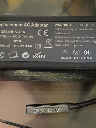 Carregador para Microsoft Surface Pro 1 / 2 — 12V