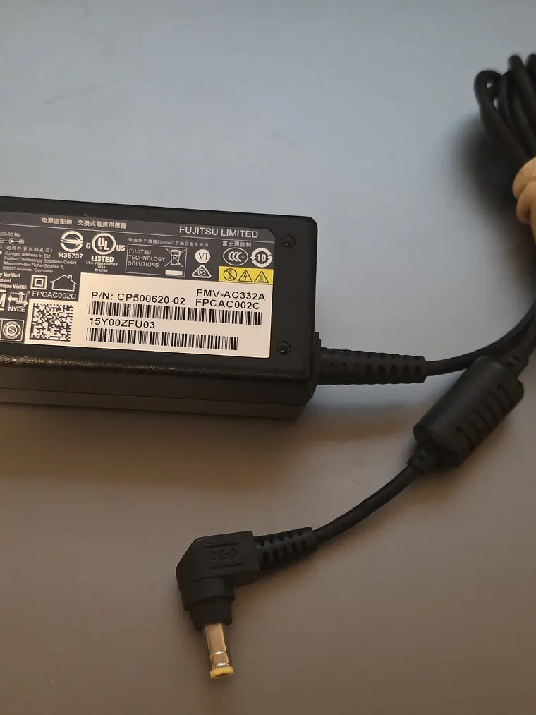 Carregador Original Fujitsu 65W — 19V 3.42A 1