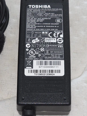 Carregador Toshiba 65W — PA3714E-1AC3