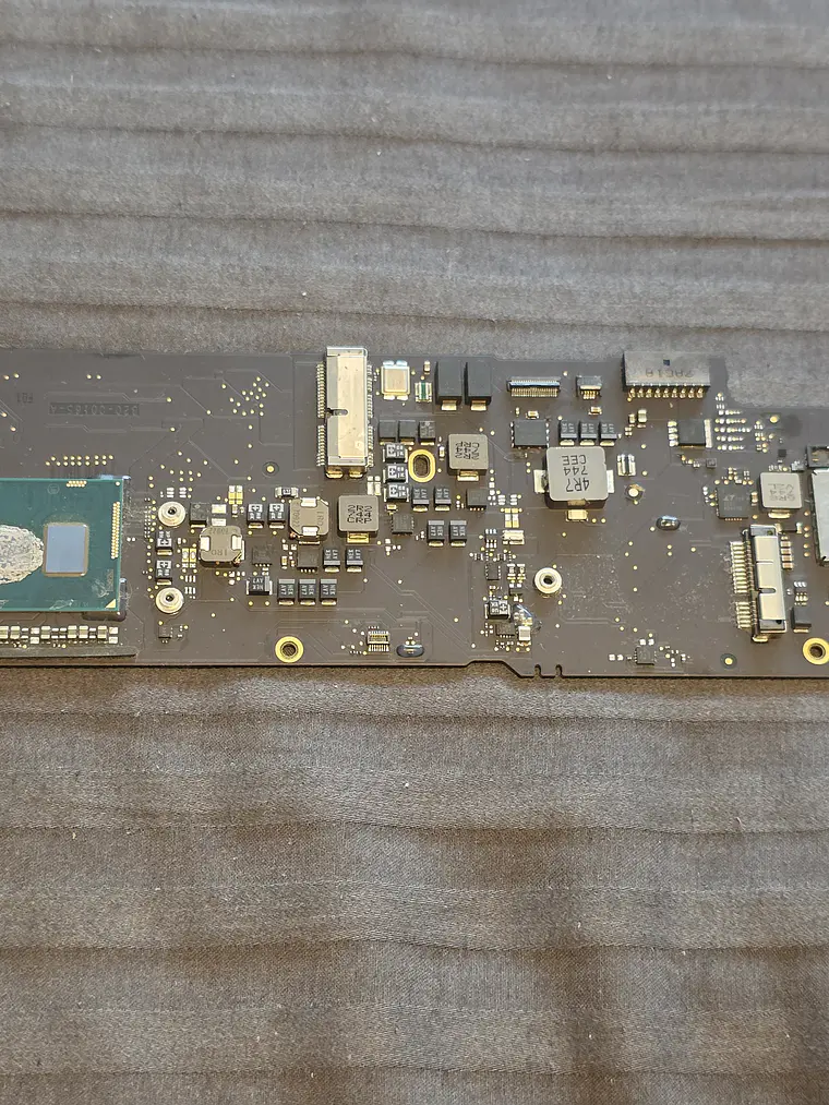 Peças do Macbook A1466 - Emc 3178 - 56D 8