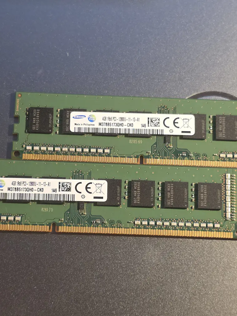 Memória RAM Samsung 4GB DDR3 1600MHz DIMM - 577 1