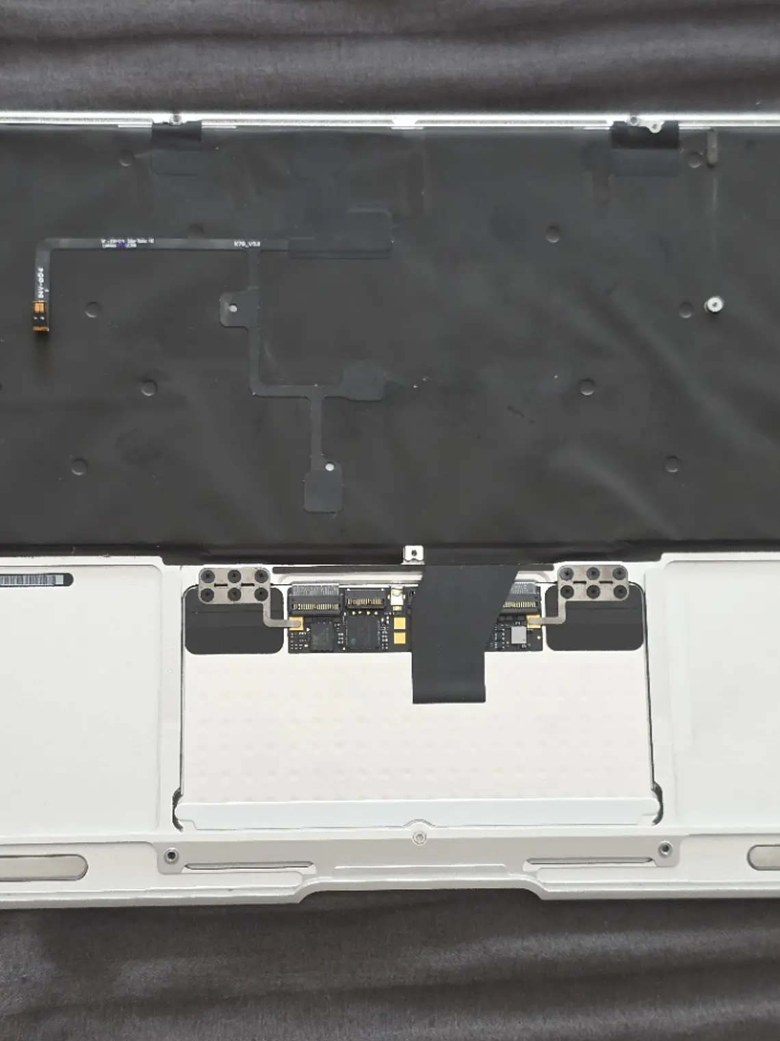 Peças do MacBook Air A1370 EMC 2471 - 2011 - 49F 9