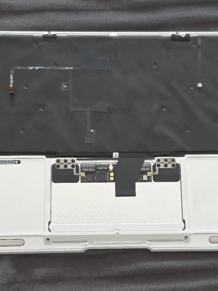Peças do MacBook Air A1370 EMC 2471 - 2011 - 49F 9