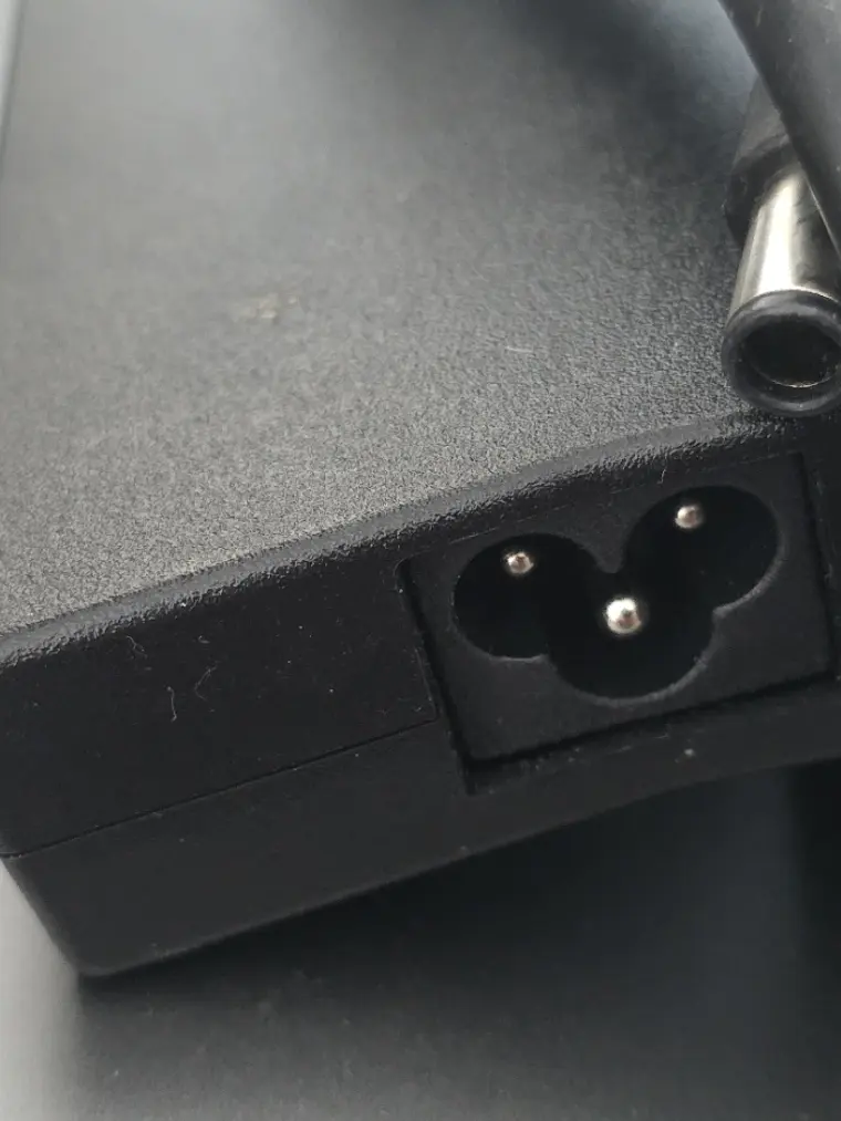 Carregador Dell 130W 6.7A Pino Grosso Nsw25137 4