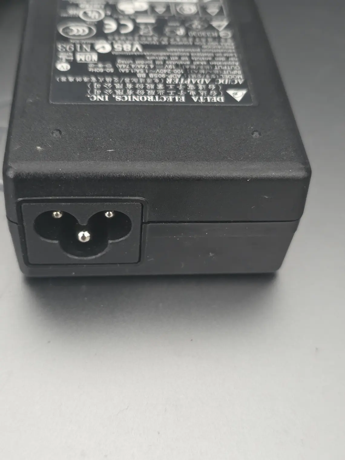 Carregador Delta 90W ADP-90SB BB 19V 4.74A 3