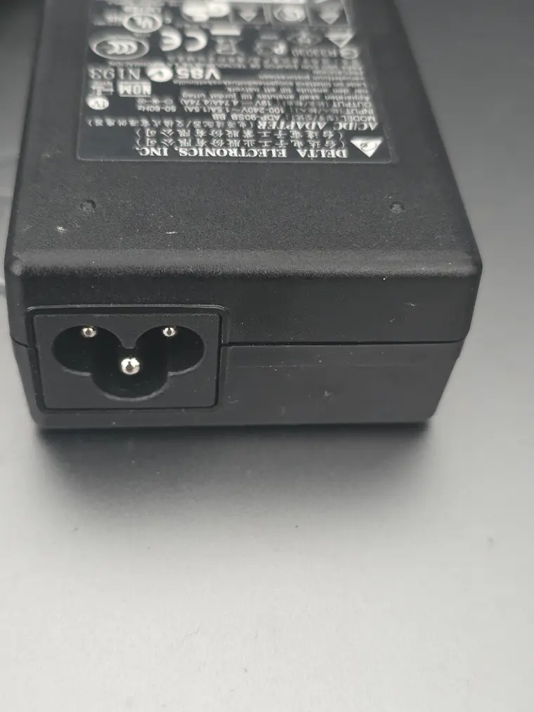 Carregador Delta 90W ADP-90SB BB 19V 4.74A 3