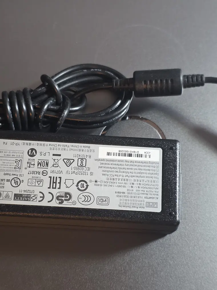 Fonte APD NB-65B19 65W 19V 3,42A 1