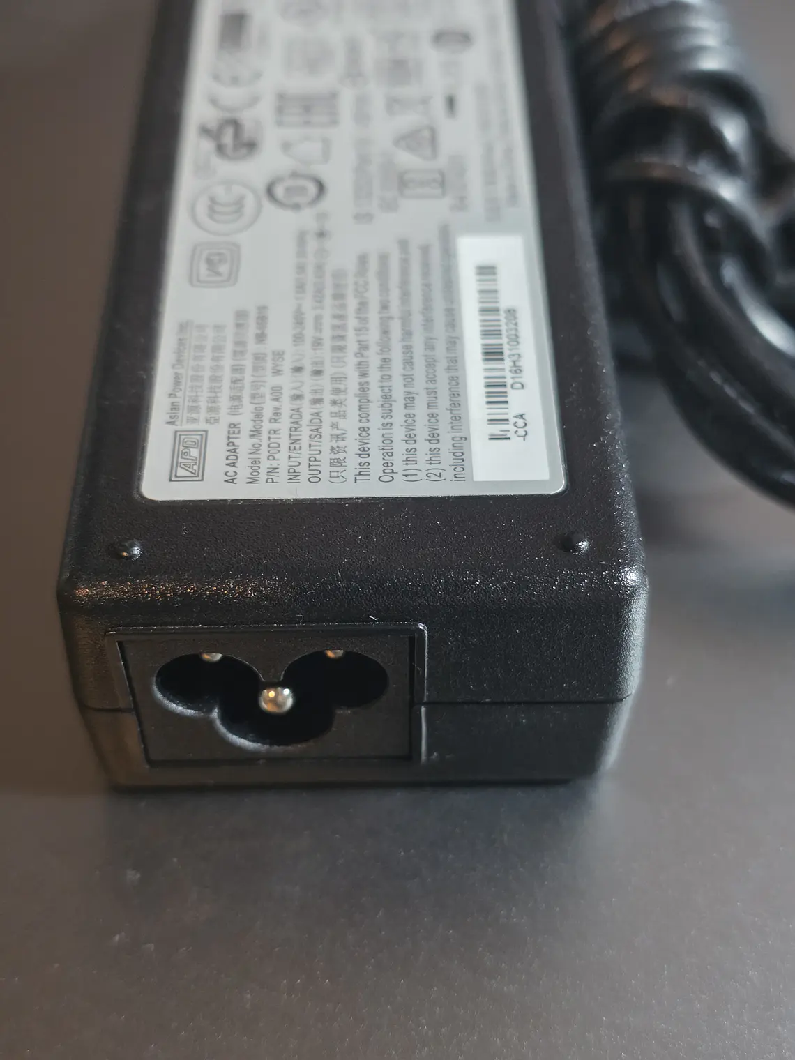 Fonte APD NB-65B19 65W 19V 3,42A 3