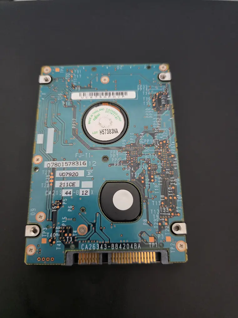 HDD Fujitsu 120GB SATA 2.5 MHW2120BH 2