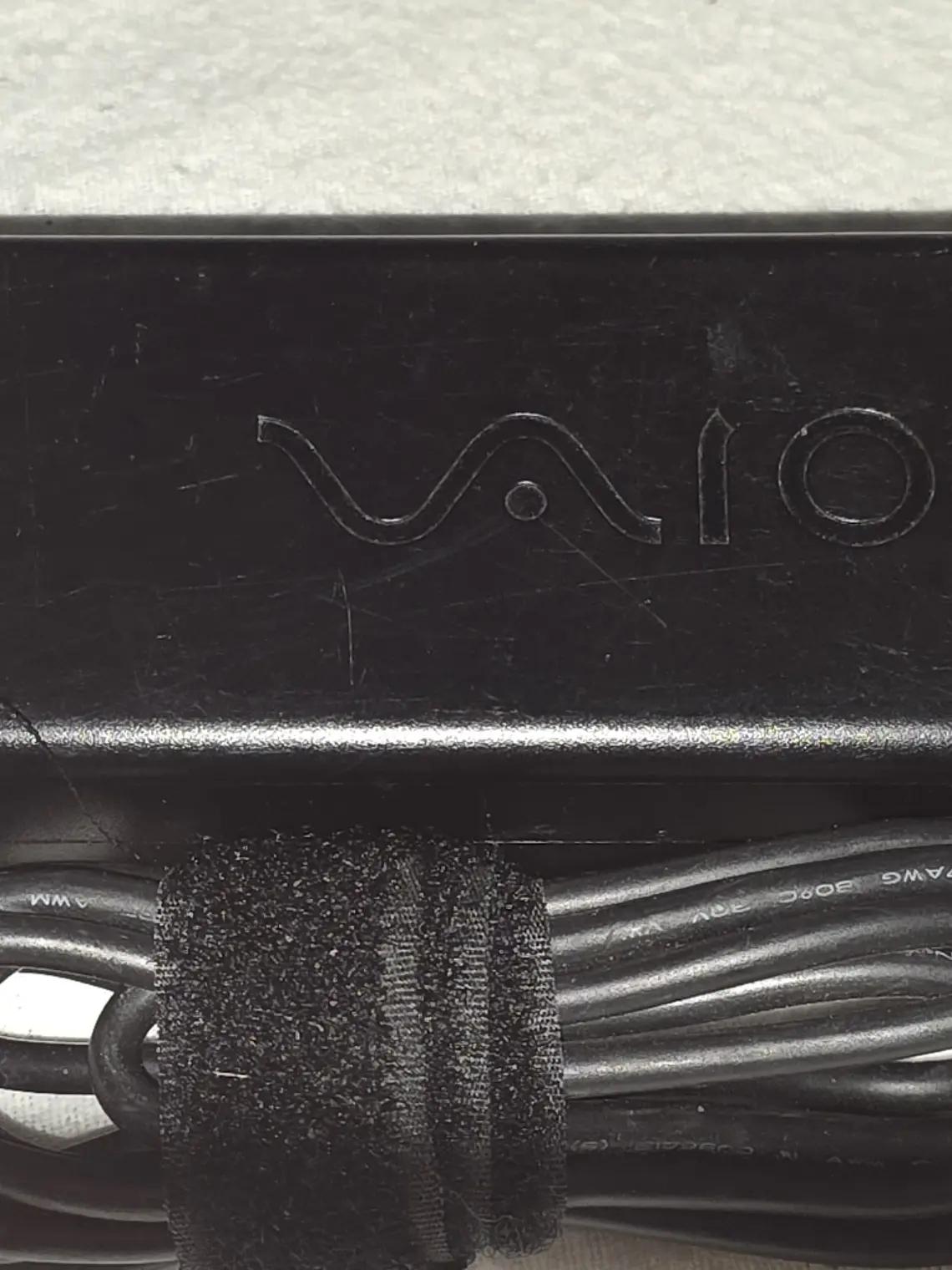 Carregador Sony VGP-AC19V26 90W 4