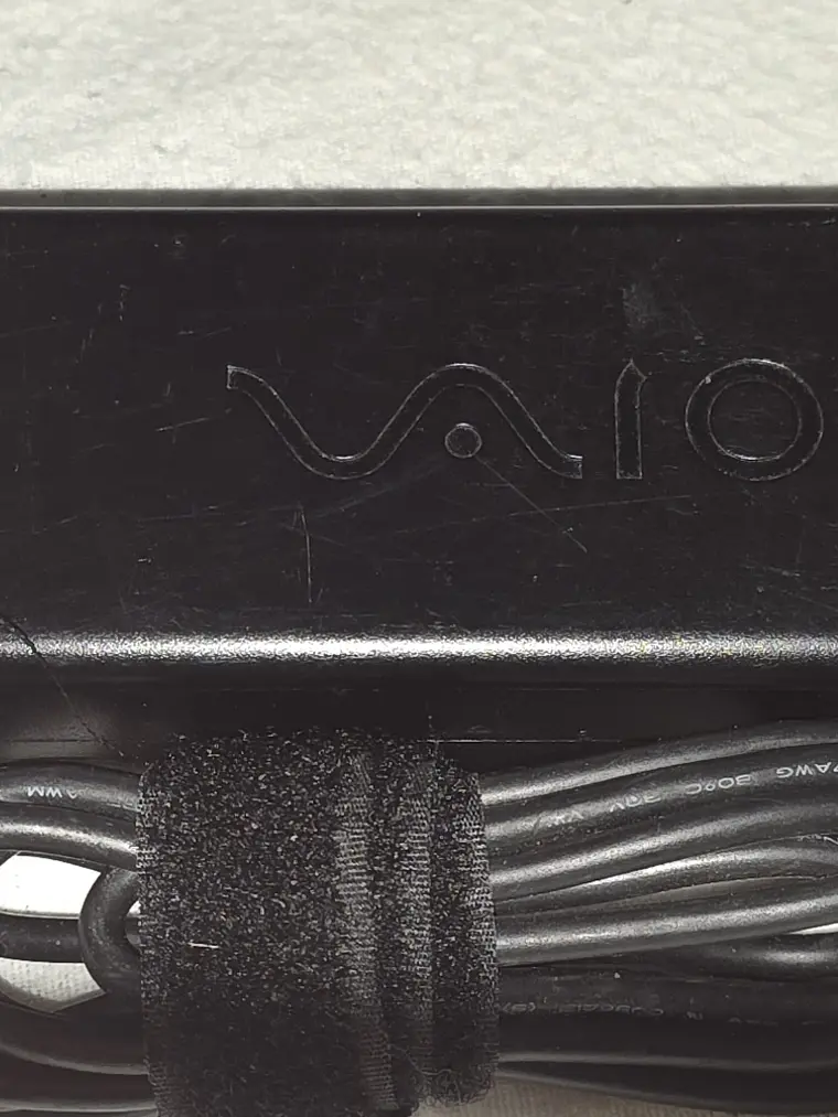 Carregador Sony VGP-AC19V26 90W 4