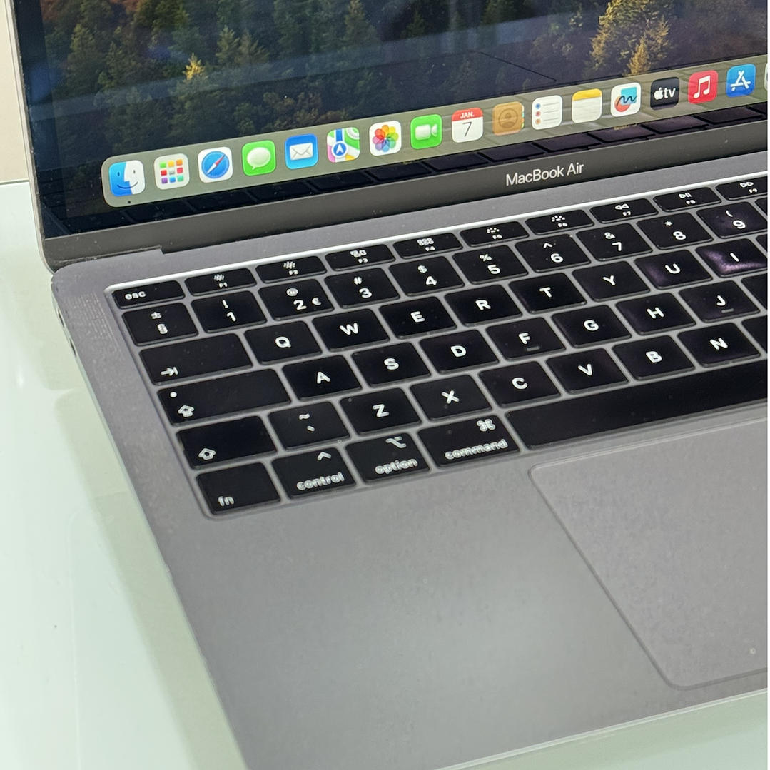 MacBook Air 13'' (2019) i5 16GB RAM 256GB SSD 3