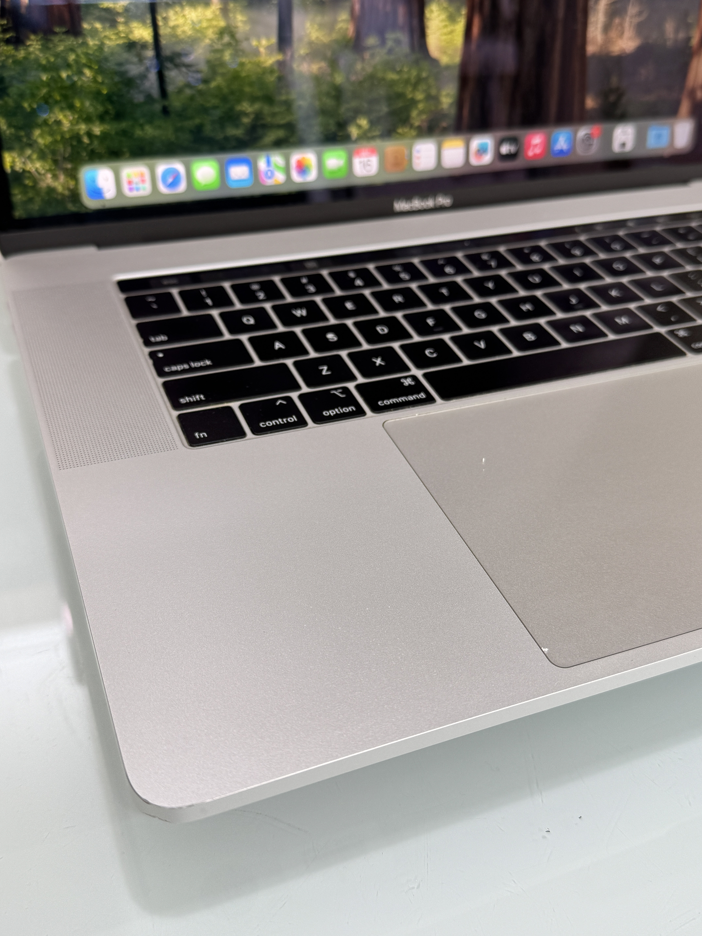 MacBook Pro 15'' (2018) i7 32GB RAM 256GB SSD 3