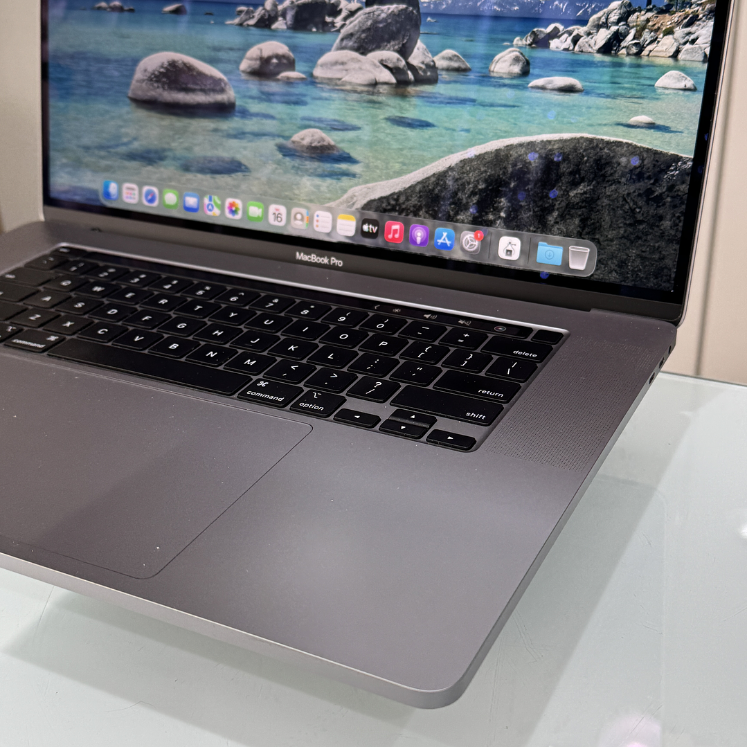 MacBook Pro 16'' (2021) intel i9 32GB RAM 1TB SSD 3