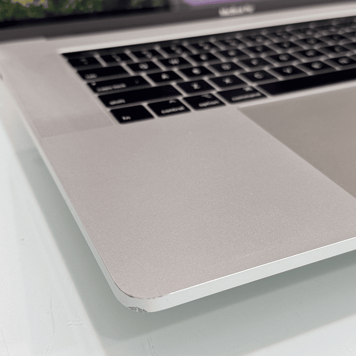 MacBook Pro 15'' TouchBar A1990 (2018) i7 32GB RAM 500GB SSD 2