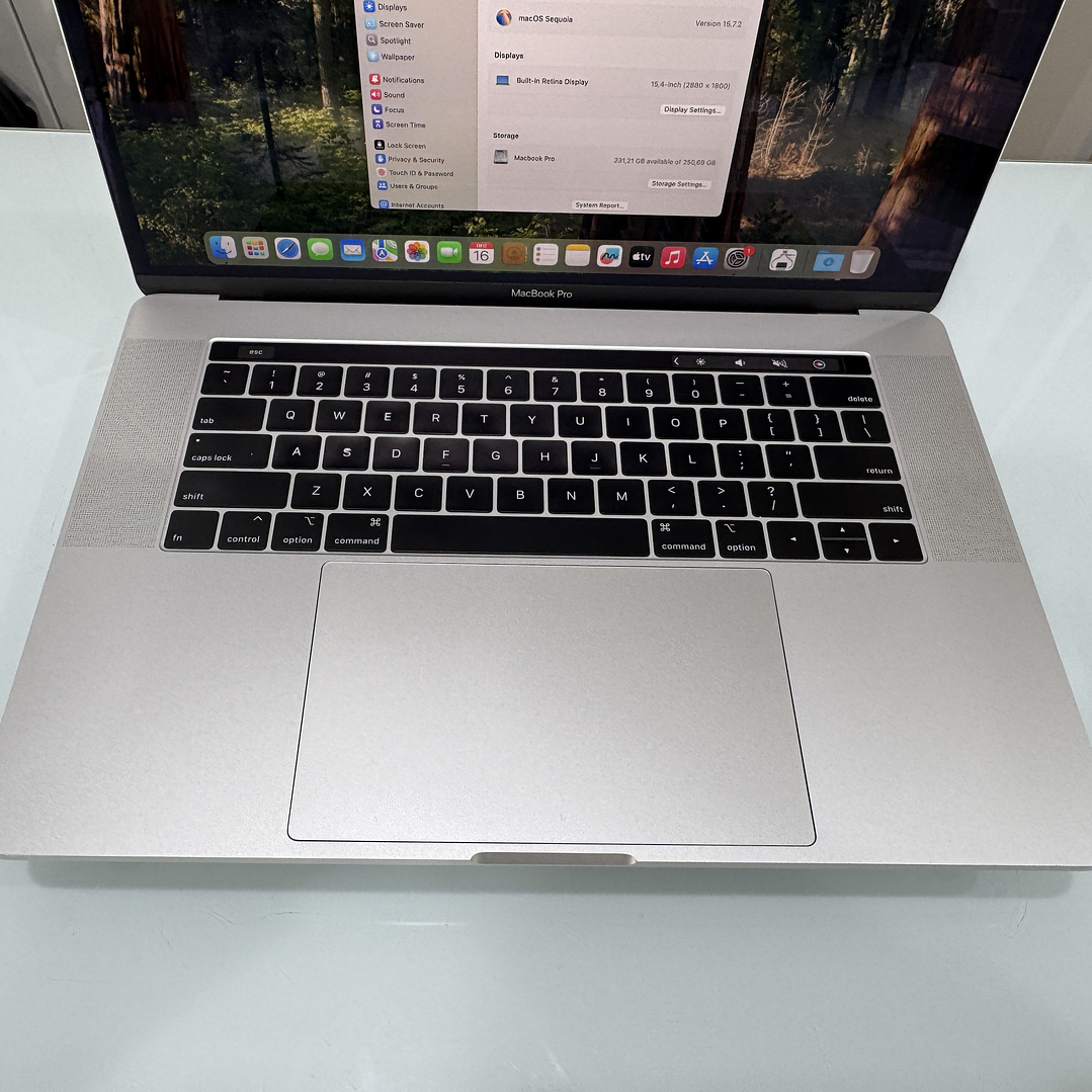 MacBook Pro 15'' TouchBar A1990 (2018) i7 32GB RAM 500GB SSD 1
