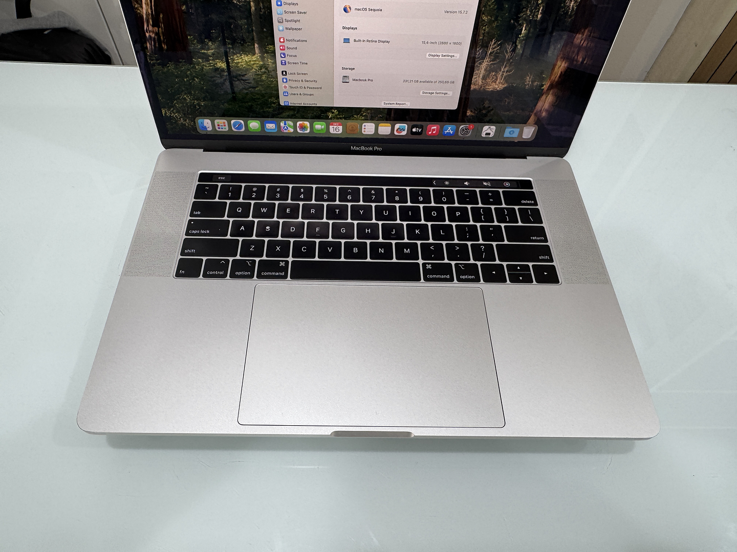 MacBook Pro 15'' TouchBar A1990 (2018) i7 32GB RAM 500GB SSD 1