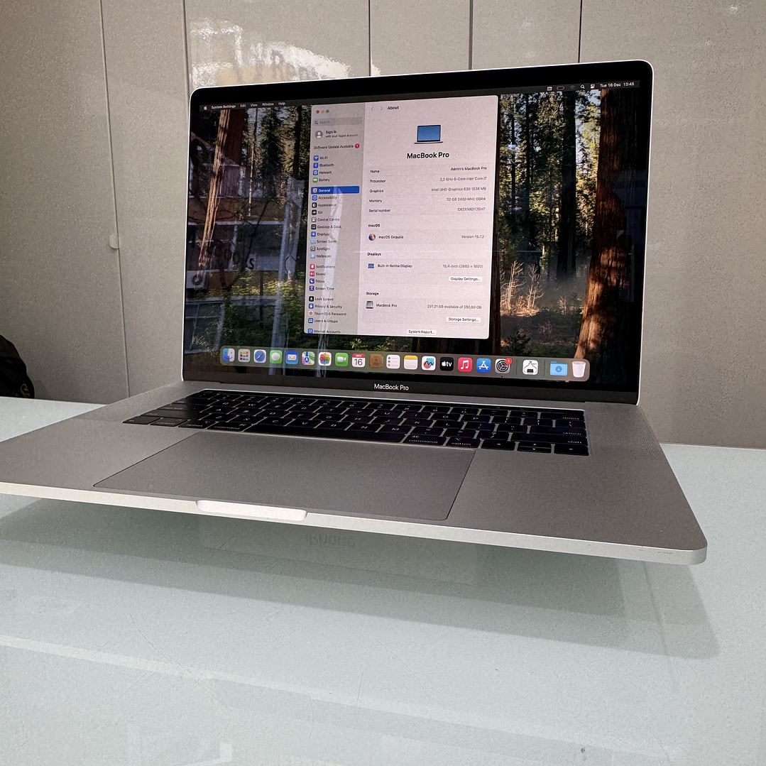 MacBook Pro 15'' TouchBar A1990 (2018) i7 32GB RAM 500GB SSD 3