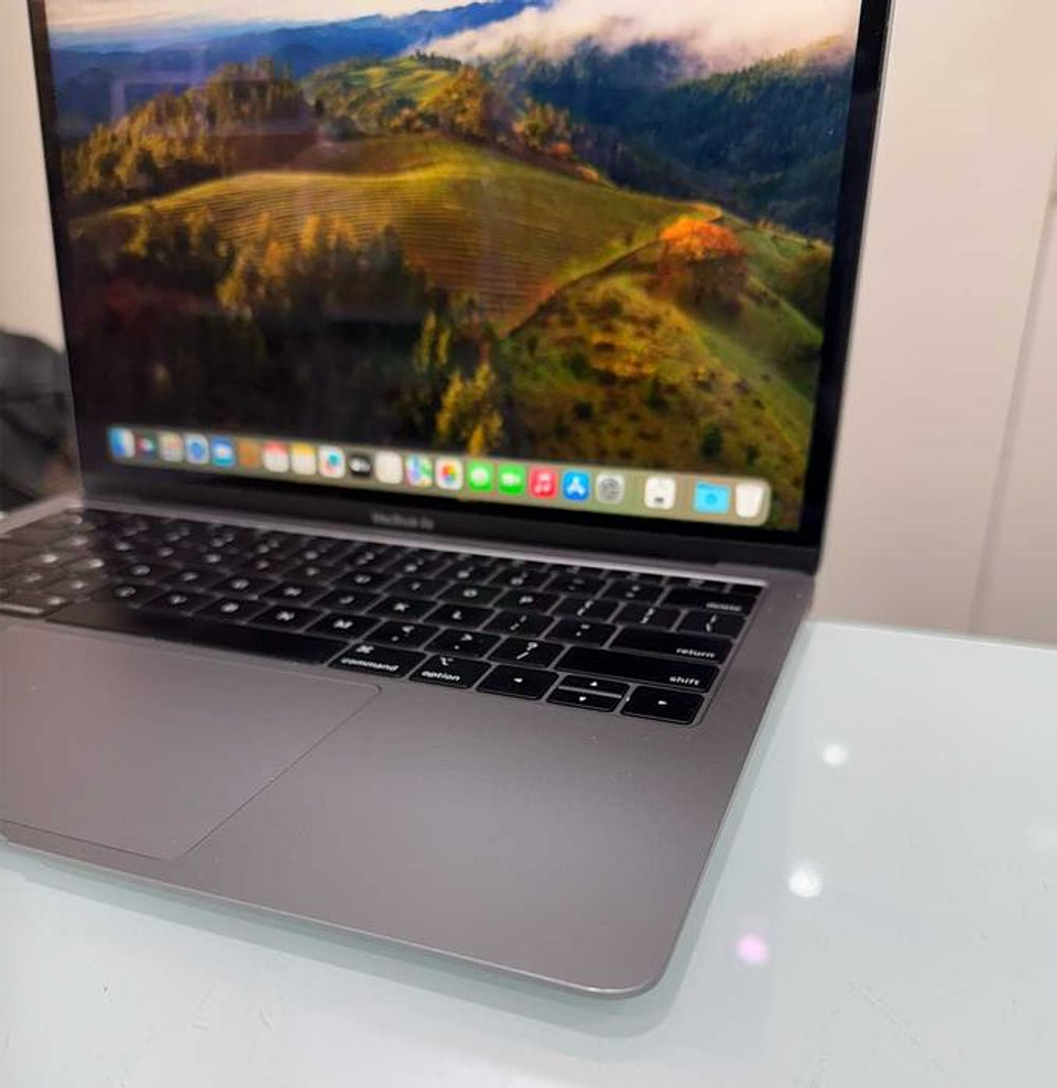 Macbook Pro 15 2018 i7 16GB 256GB SSD Garantia 2